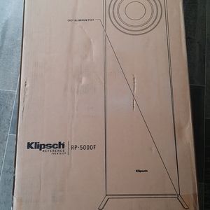 Stereo system with speakers